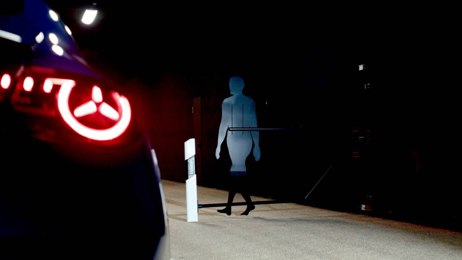 Mercedes: Εγκαίνια για το νέο κέντρο δοκιμών φωτισμού  
